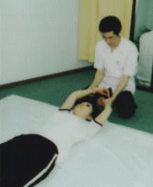 手のバンザイ検査